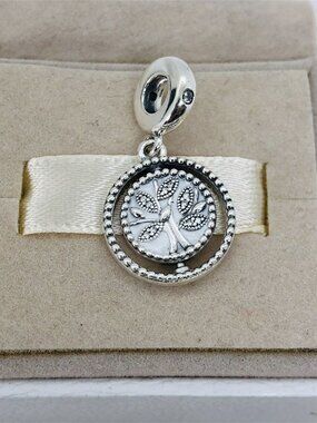 ✨🔥Pandora Spinning Family Tree Dangle Charm